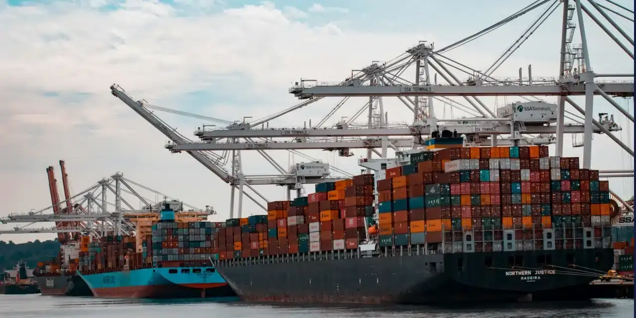 An image of an export shipment carrier.
